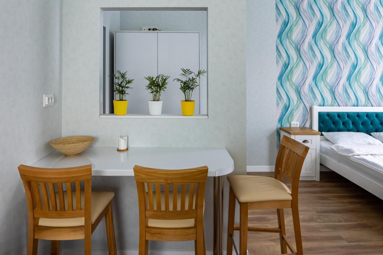 Leontovycha Apartment ลวีฟ ภายนอก รูปภาพ