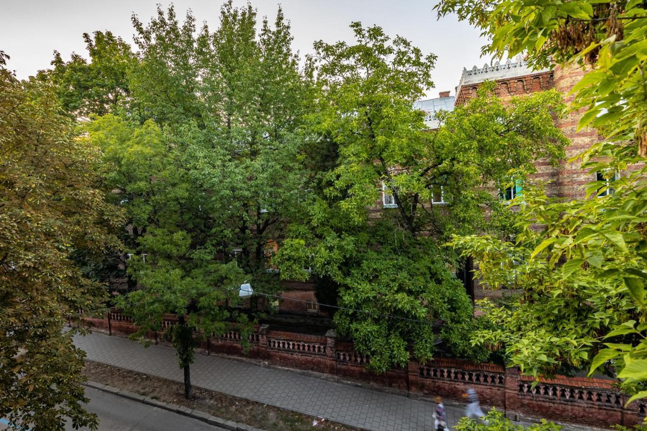 Leontovycha Apartment ลวีฟ ภายนอก รูปภาพ