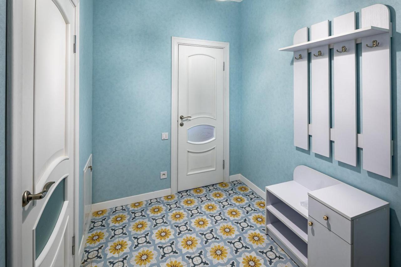 Leontovycha Apartment ลวีฟ ภายนอก รูปภาพ